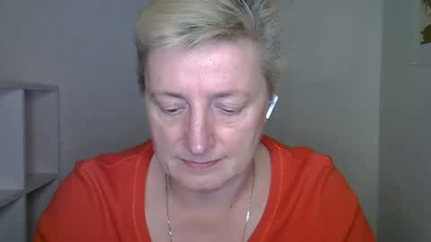 Snapshot of vea_motty chatting on 18, 11, 2025 vea_motty online show from 18, 11, 2025