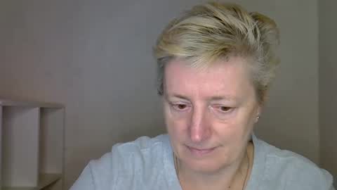 Snapshot of vea_motty chatting on 1, 12, 2025 vea_motty online show from 1, 12, 2025