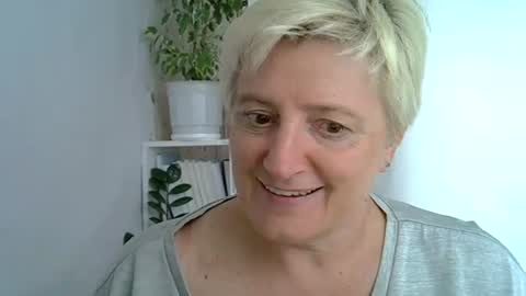 Snapshot of vea_motty chatting on 5, 7, 2026 vea_motty online show from 5, 7, 2026