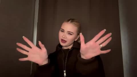 Monika online show from 17, 12, 2025