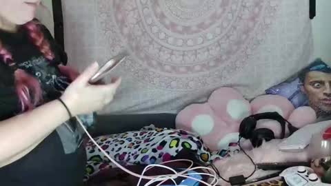 Veronica Lehane online show from 7, 12, 2024