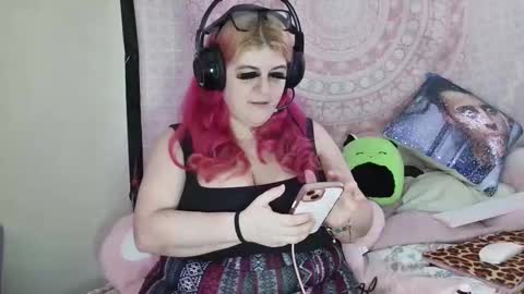 Veronica Lehane online show from 24, 1, 2025