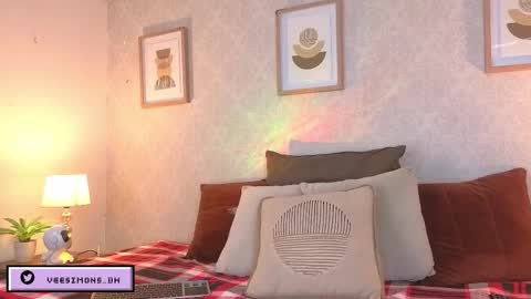 Vee Simons online show from 7, 2, 2026