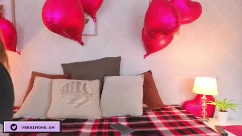 Vee Simons online show from 14, 2, 2026