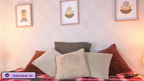 Vee Simons online show from 7, 3, 2026