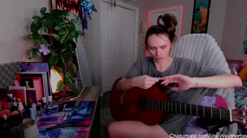 Snapshot of veeweatherbee chatting on 28, 1, 2025 Violet Weatherbee online show from 28, 1, 2025