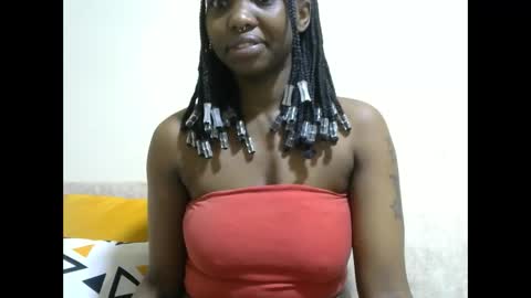 Snapshot of veey_dellah chatting on 8, 11, 2025 veey online show from 8, 11, 2025