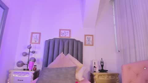 Snapshot of vega__16 chatting on 24, 9, 2025 online show from 24, 9, 2025