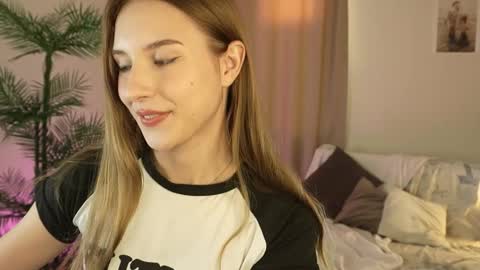 Snapshot of vegas_v chatting on 4, 11, 2025 Maria online show from 4, 11, 2025