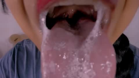 Snapshot of veky_saliva01 chatting on 13, 11, 2025 camila online show from 13, 11, 2025