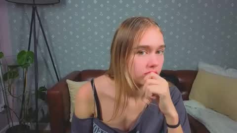 Snapshot of vel1ka chatting on 8, 10, 2025 Barbara online show from 8, 10, 2025