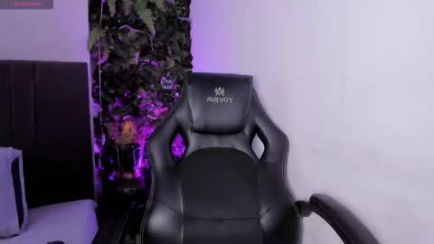 Isabella online show from 14, 11, 2025