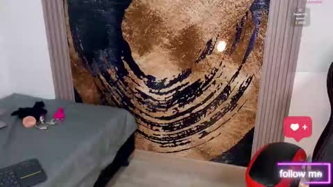Snapshot of vella_sex chatting on 8, 3, 2025 Vella online show from 8, 3, 2025