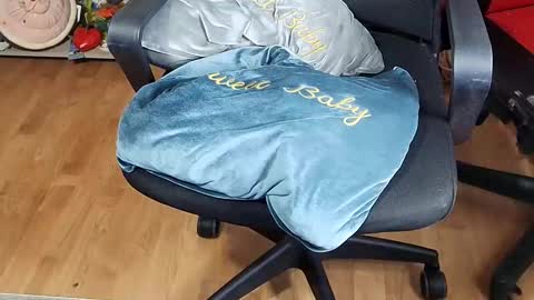 Im VelaI will be Christmas and New Year with my family December 22 to January 13 I will miss you guys. online show from 21, 12, 2025