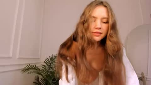 velvet_cherry online show from 3, 11, 2025