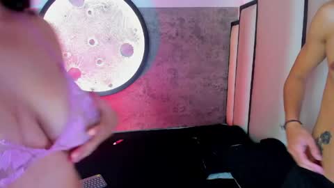 Stefany Y Diego online show from 30, 4, 2026