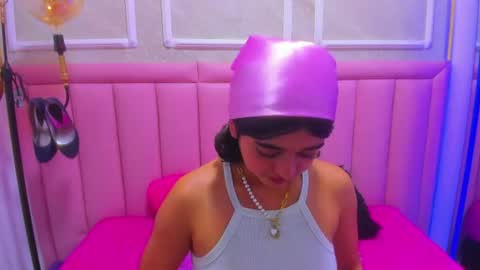 velvet_giirll online show from 10, 7, 2026