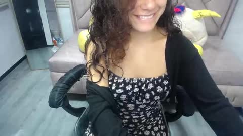 velvet_moon_v online show from 25, 9, 2025