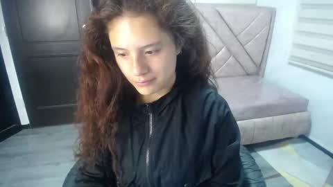 velvet_moon_v online show from 8, 10, 2025