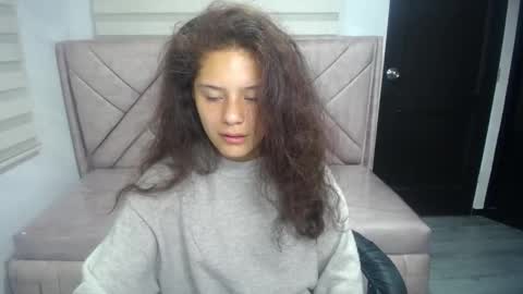 velvet_moon_v online show from 10, 10, 2025