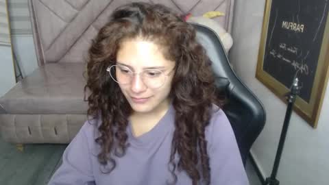 velvet_moon_v online show from 24, 11, 2025