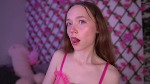 Snapshot of velvet_vice chatting on 10, 11, 2025 Polly online show from 10, 11, 2025