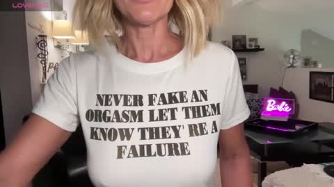 VelvetBarbie online show from 12, 3, 2025