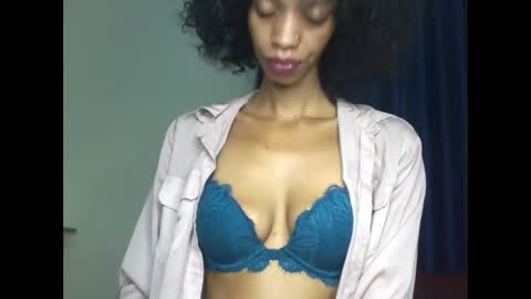 velvetbrownn online show from 13, 4, 2026