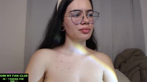 Snapshot of velvetcrystal chatting on 12, 3, 2025 Crystal PVT OPEN online show from 12, 3, 2025