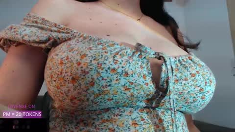 Snapshot of velvetcrystal chatting on 16, 9, 2025 Crystal PVT OPEN online show from 16, 9, 2025