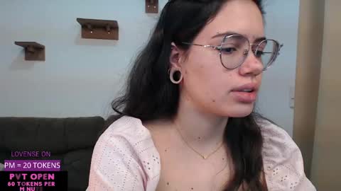 Snapshot of velvetcrystal chatting on 21, 9, 2025 Crystal PVT OPEN online show from 21, 9, 2025