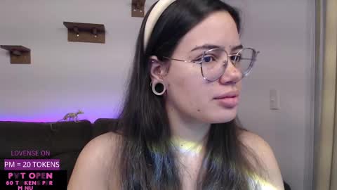 Snapshot of velvetcrystal chatting on 1, 10, 2025 Crystal PVT OPEN online show from 1, 10, 2025