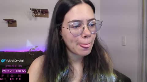 Snapshot of velvetcrystal chatting on 10, 10, 2025 Crystal PVT OPEN online show from 10, 10, 2025