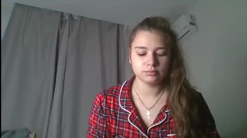 velveted_ivy online show from 4, 12, 2025