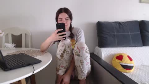 velvetmoon123 online show from 15, 3, 2026