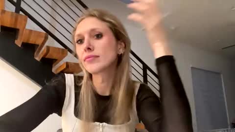 VelvetTGirl online show from 9, 1, 2026