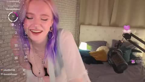 Snapshot of velvetvesper chatting on 11, 11, 2025 velvetvesper online show from 11, 11, 2025