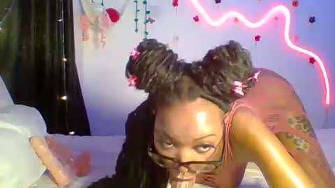 Snapshot of velvetyvixen chatting on 2, 10, 2025 COCO XOXO online show from 2, 10, 2025