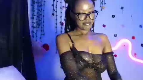 Snapshot of velvetyvixen chatting on 7, 10, 2025 COCO XOXO online show from 7, 10, 2025