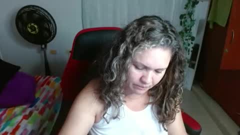 Snapshot of venecasexy44 chatting on 9, 9, 2025 venecasexy44 online show from 9, 9, 2025