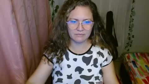 Snapshot of venecasexy44 chatting on 10, 10, 2025 venecasexy44 online show from 10, 10, 2025