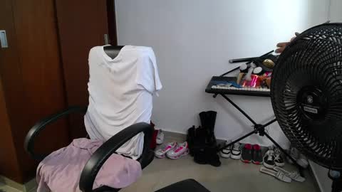 Snapshot of venelope1 chatting on 27, 11, 2025 Venelope 3 online show from 27, 11, 2025