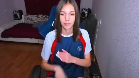 veneradi615 online show from 5, 3, 2025