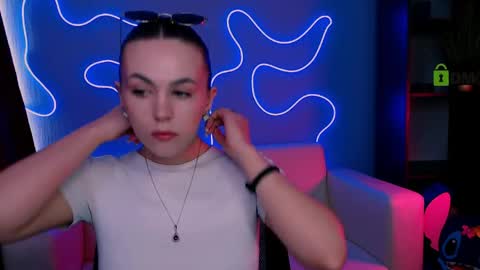 venezia_barton online show from 15, 4, 2026