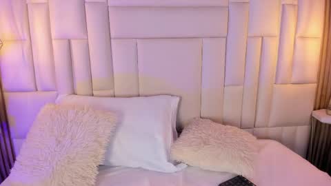 venez sofia  online show from 25, 5, 2026