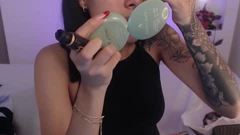 Venus Evans online show from 10, 2, 2025