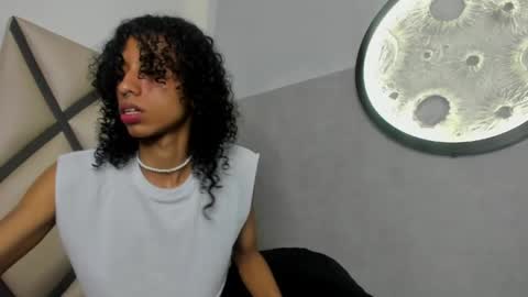 venuss_03 online show from 12, 4, 2026
