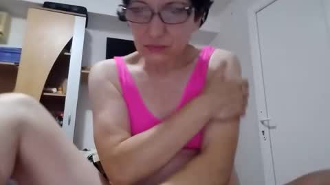 Snapshot of vera_elle chatting on 6, 10, 2025 Vera online show from 6, 10, 2025