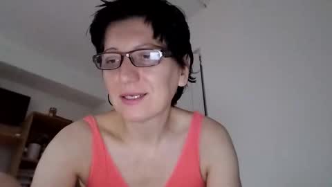 Snapshot of vera_elle chatting on 9, 10, 2025 Vera online show from 9, 10, 2025