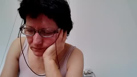 Snapshot of vera_elle chatting on 28, 10, 2025 Vera online show from 28, 10, 2025